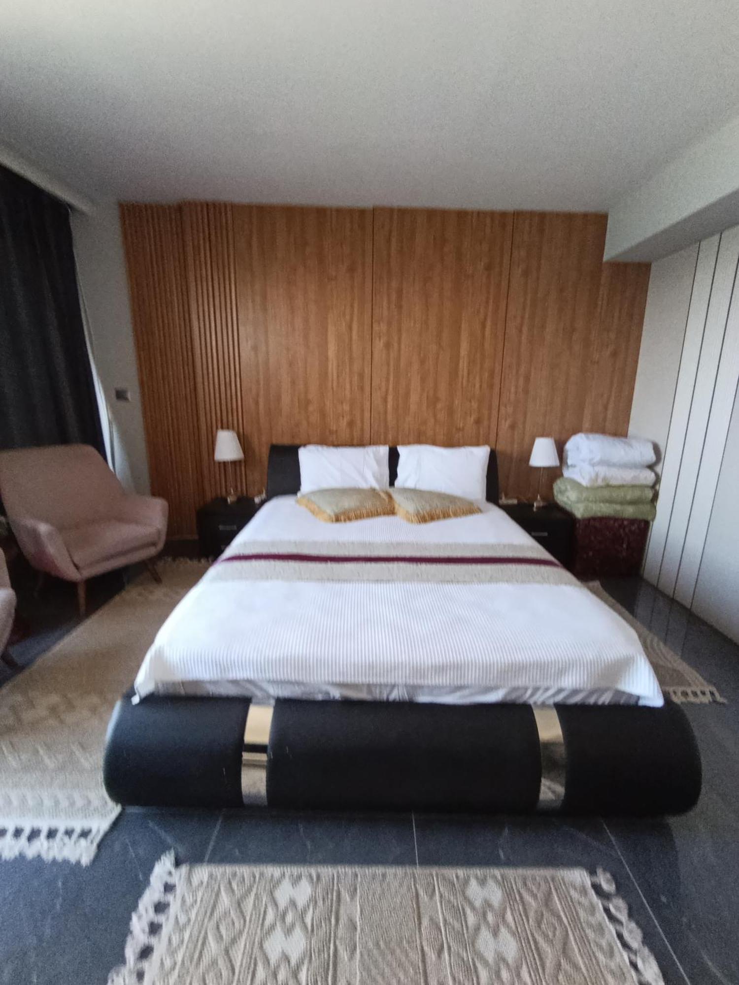 Penthouse Apartment On The Beach Бат Ям Екстериор снимка