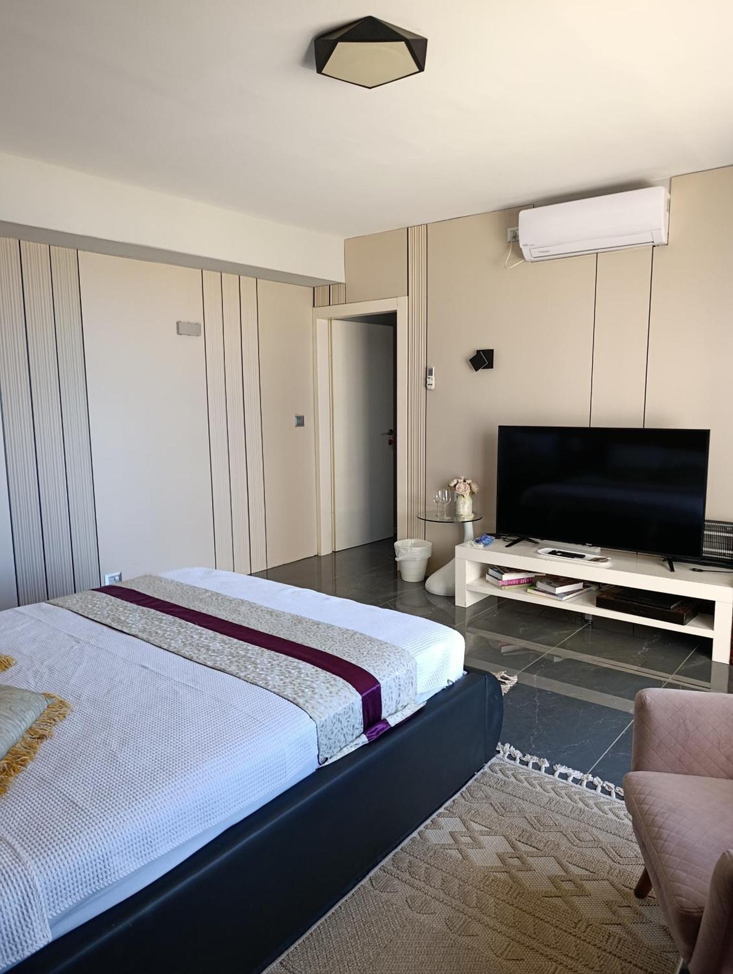 Penthouse Apartment On The Beach Бат Ям Стая снимка