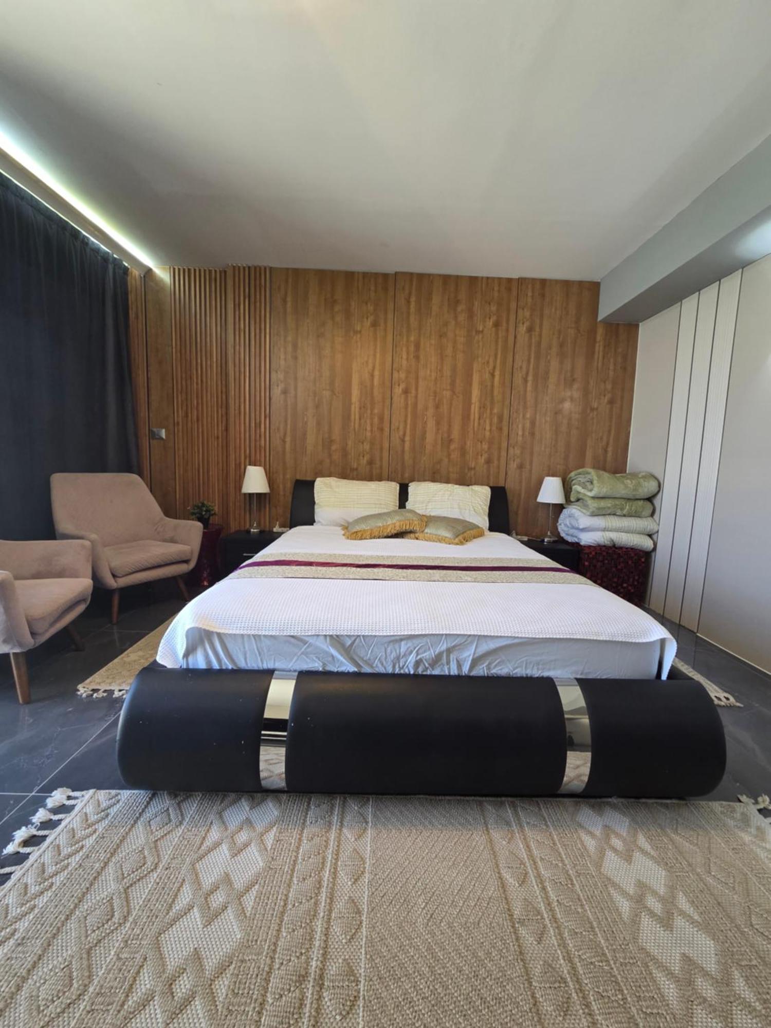 Penthouse Apartment On The Beach Бат Ям Стая снимка