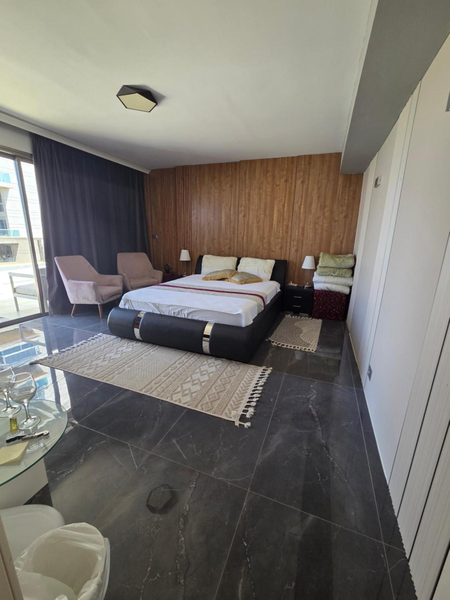 Penthouse Apartment On The Beach Бат Ям Стая снимка