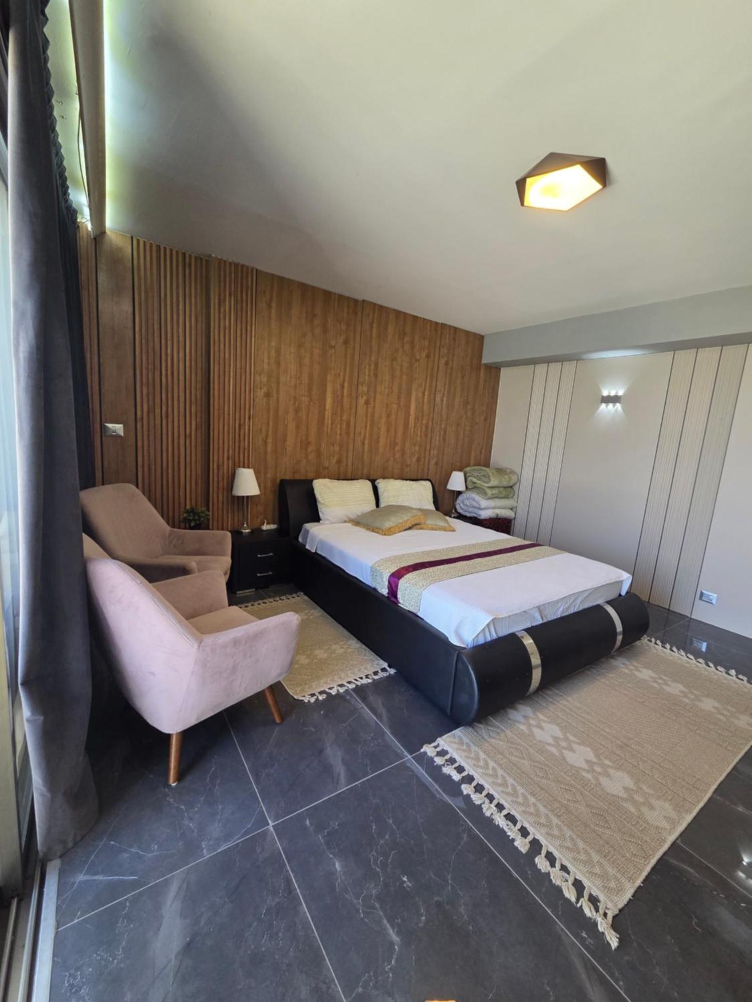 Penthouse Apartment On The Beach Бат Ям Стая снимка